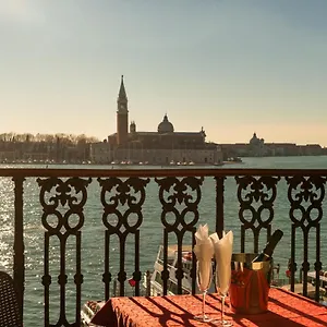A Tribute To Music Residenza 3*, Venice Italy